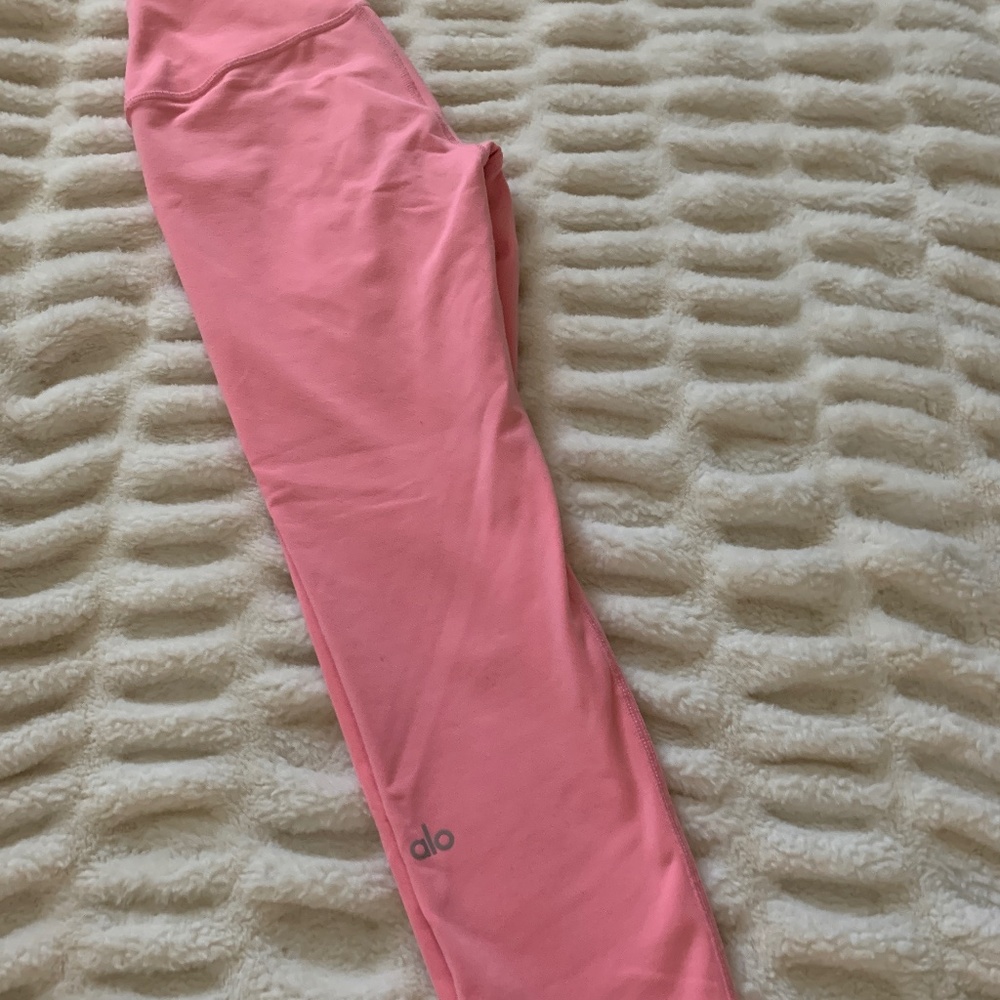 ALO Yoga Women's 7/8 Length Pink Legging: Size XS